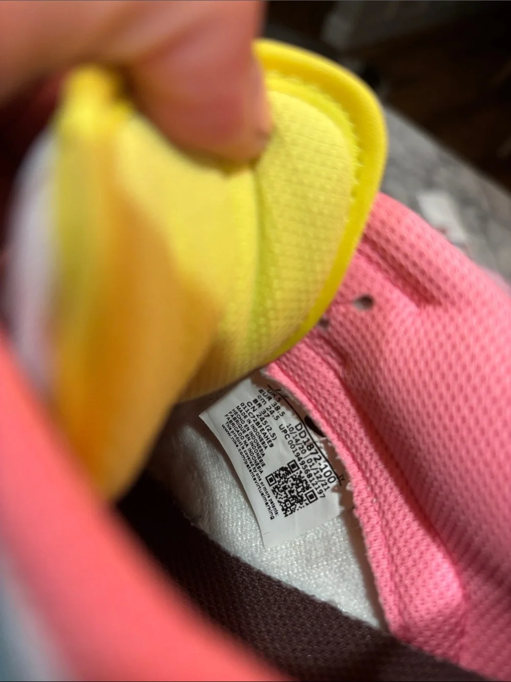 Women’s Nike Dunk Low SE White/Green Glow-Sunset Pulse